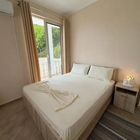 Horizont فندق مبيت وإفطار Baks-Rrjoll