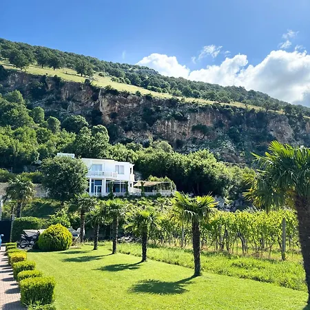 Couette-café Horizont 4*