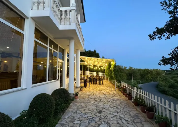 Bed and breakfast Horizont Baks-Rrjoll