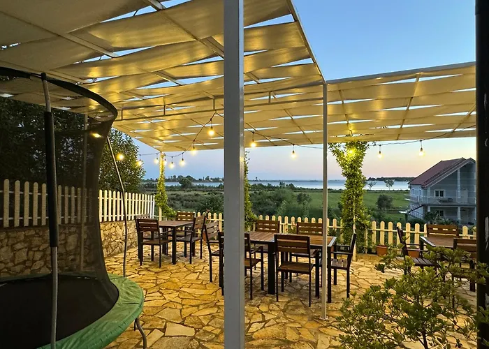 לינה וארוחת בוקר Horizont Baks-Rrjoll